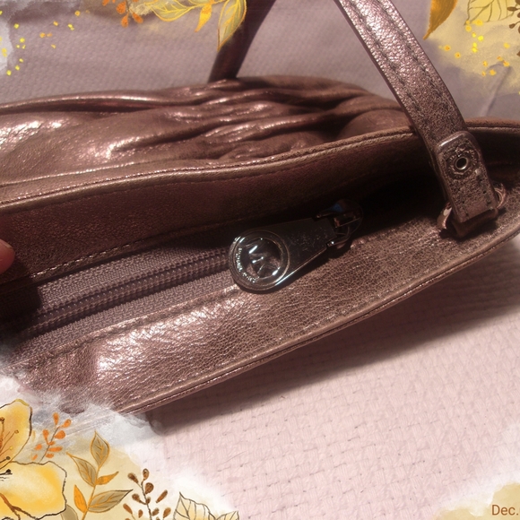 MICHAEL KORS | Soft Metallic Gold Ruched Cross-body Purselette - Picture 8 of 16